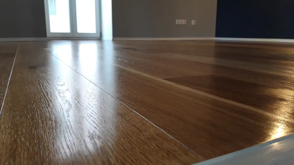 Renovierungsarbeit im Raum München – Dielenparkett Eiche geölt