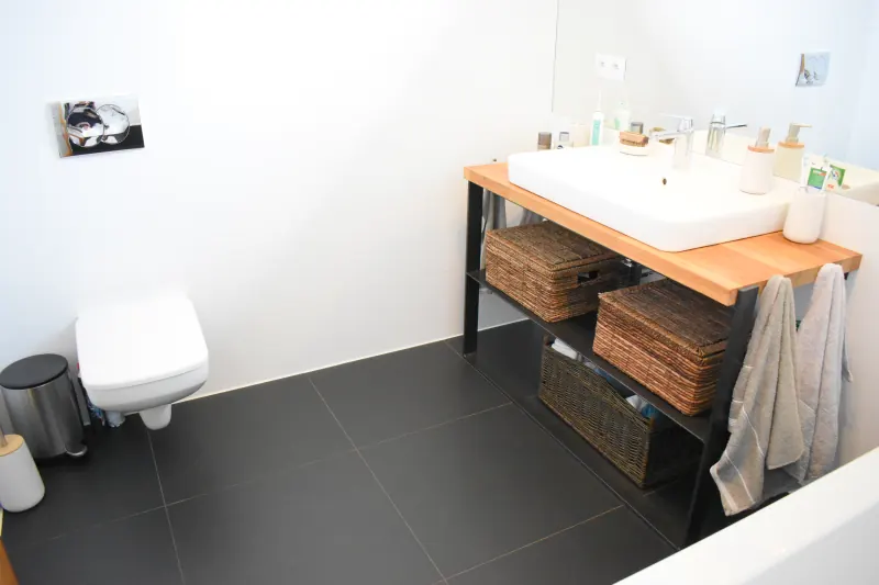 Renovierungsarbeit im Raum München – Waschbecken im Bad